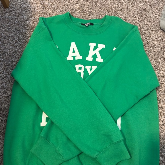 Beyoncé “Cake by the pound” Crewneck Sweater. - Picture 2 of 4